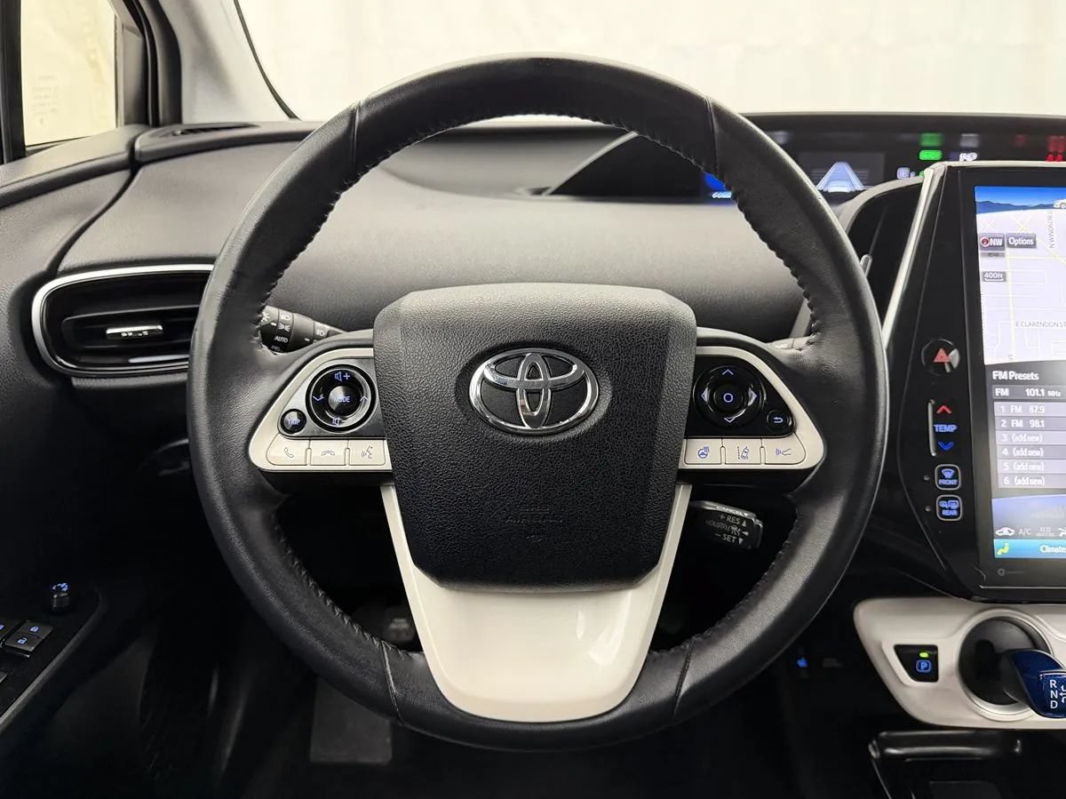 Used 2017 Toyota Prius Prime Advanced FWD image 9