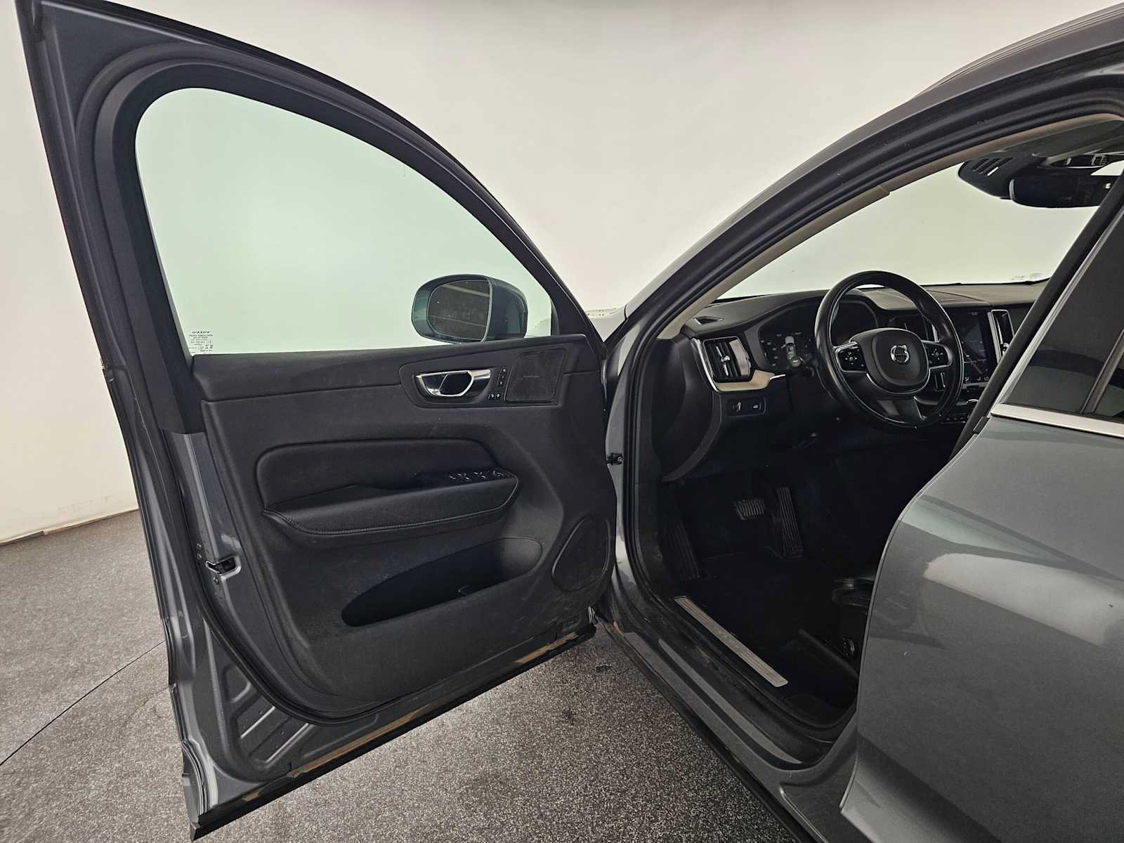 Used 2020 Volvo XC60 T5 Inscription FWD image 19