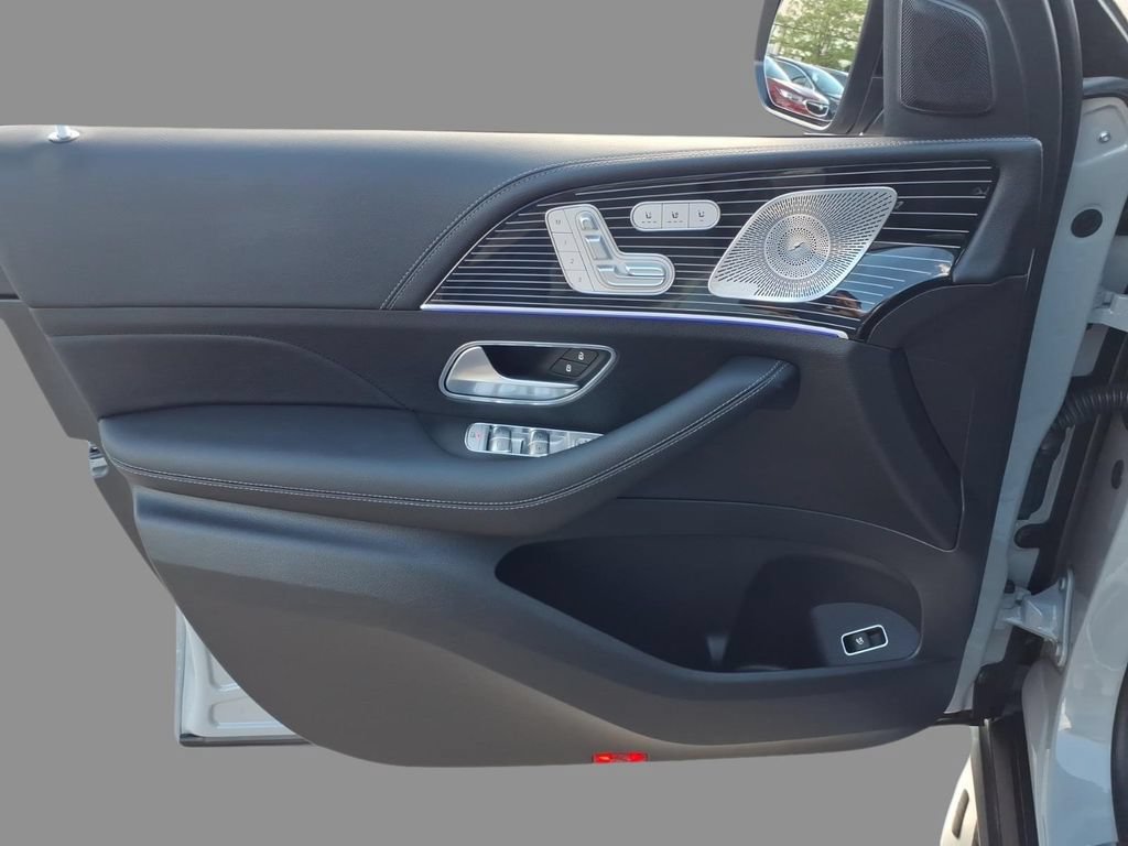 Used 2024 Mercedes-Benz GLS 450 4MATIC image 16