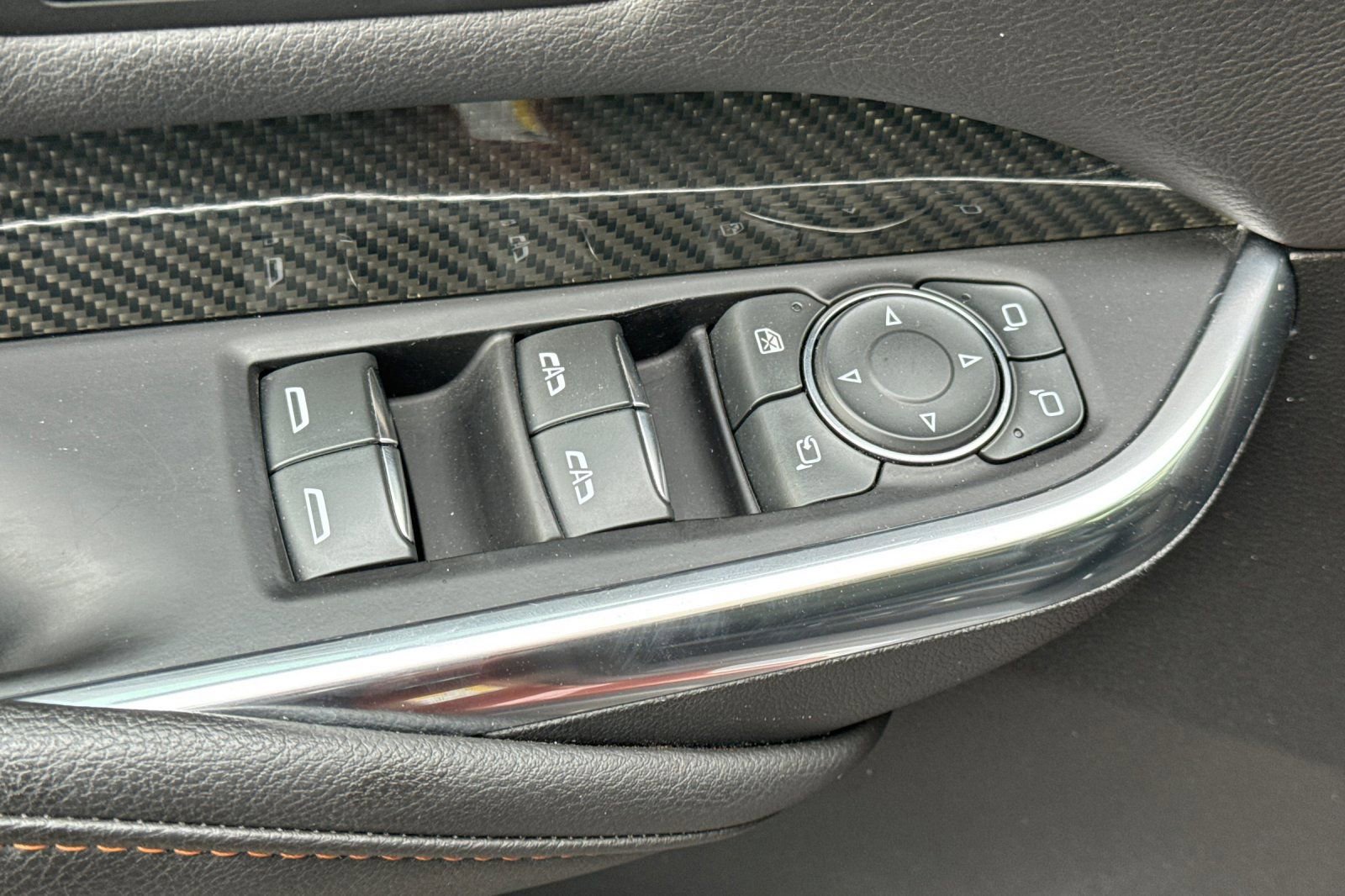 Certified 2019 Cadillac XT4 Sport w/ Cold Weather Package image 13