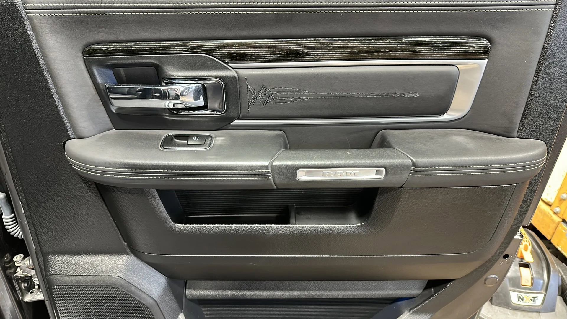 Used 2015 RAM 1500 Limited image 17