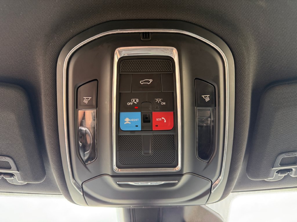 Used 2024 Jeep Grand Cherokee Altitude RWD image 48