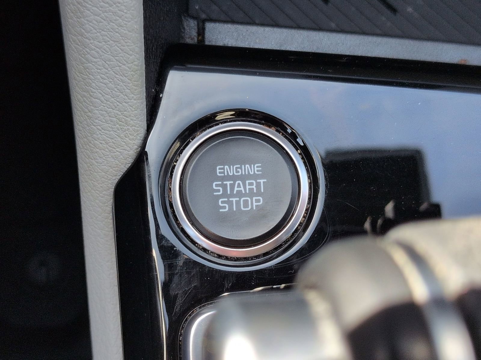 Used 2024 Kia Sportage EX image 26