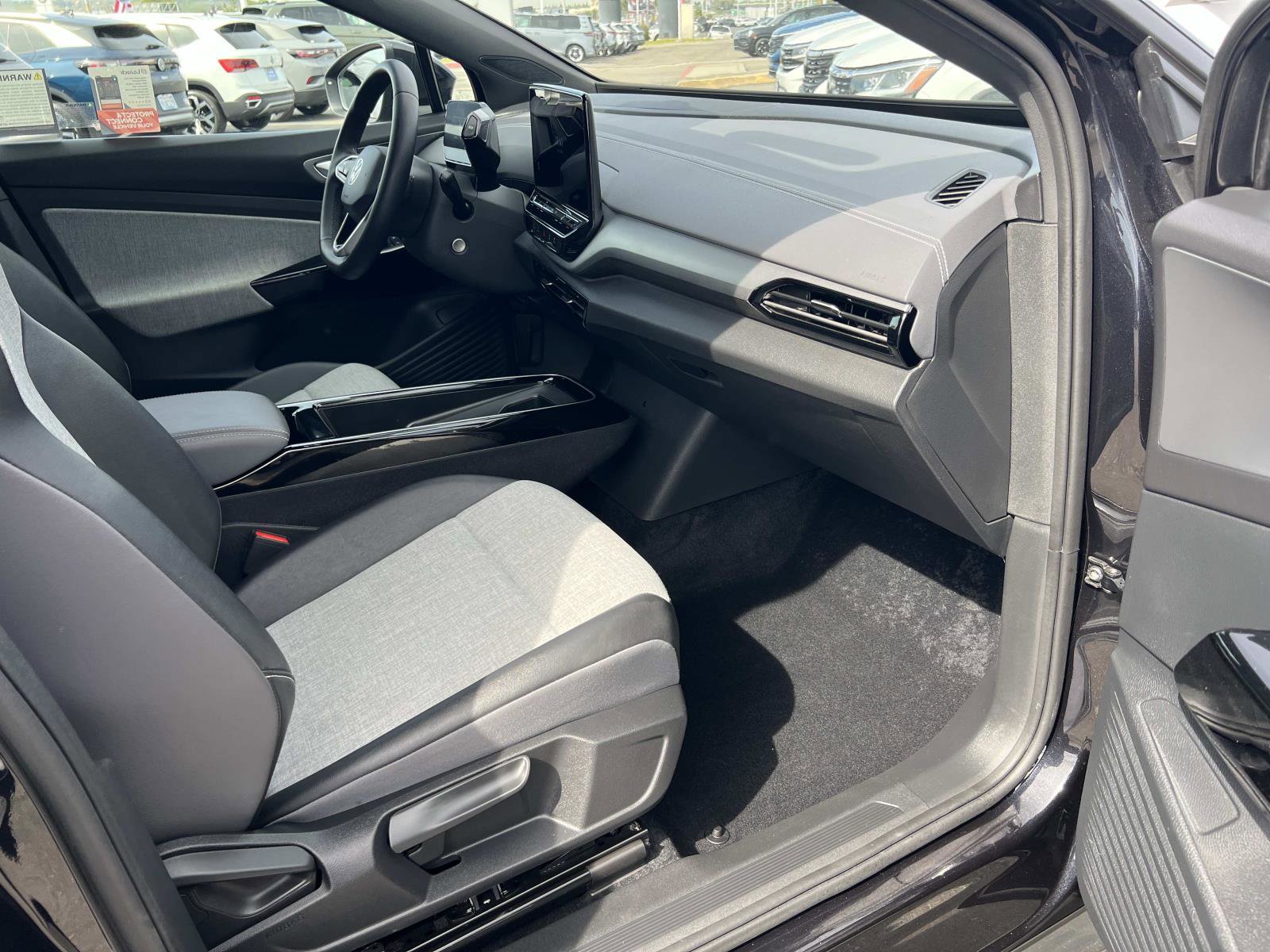 Used 2023 Volkswagen ID.4 Pro image 31