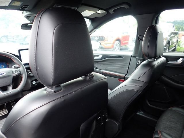 Certified 2023 Ford Escape ST-Line Select w/ Tech Pack #2 AWD/4WD image 18