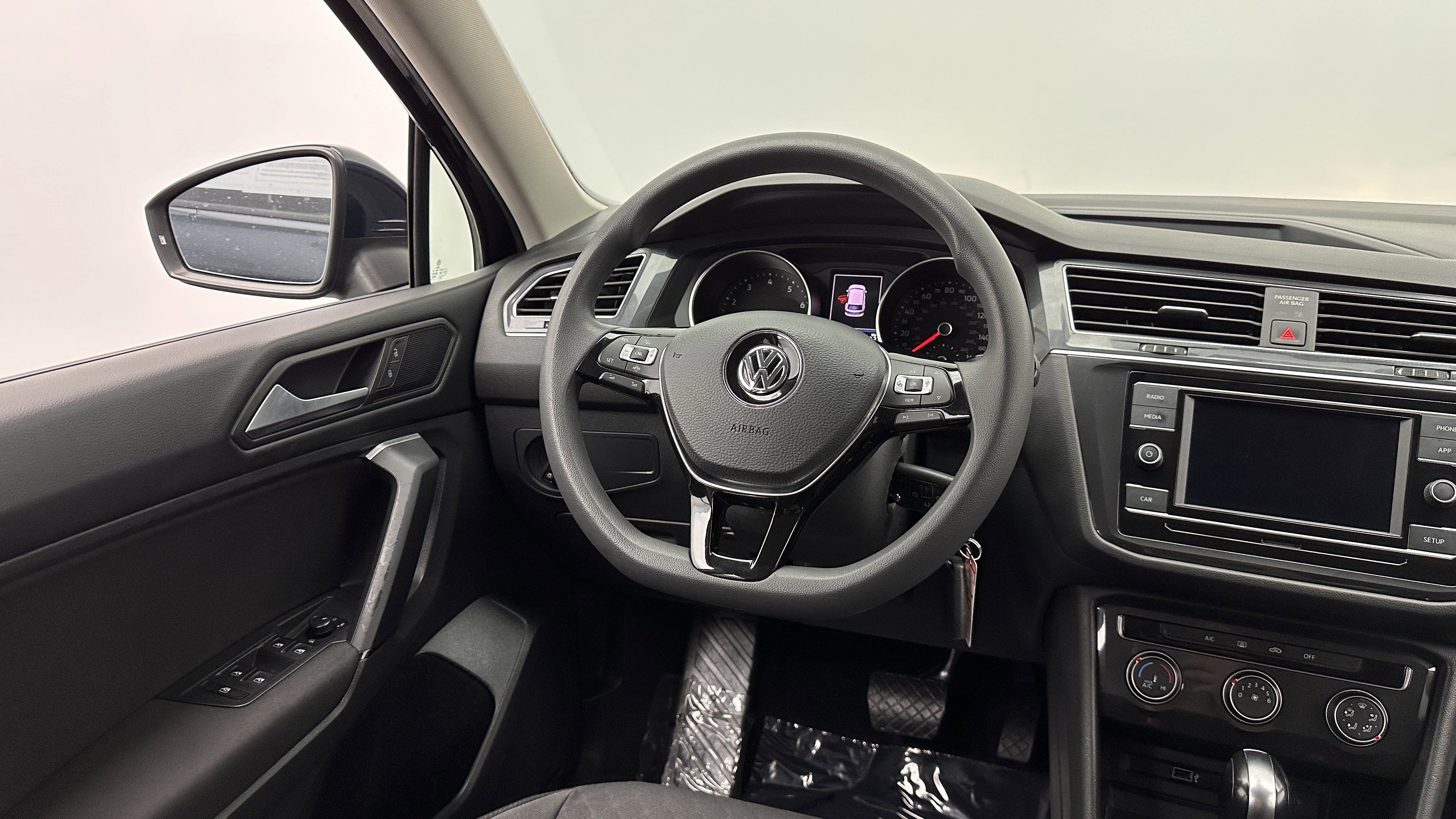 Used 2019 Volkswagen Tiguan S FWD image 24