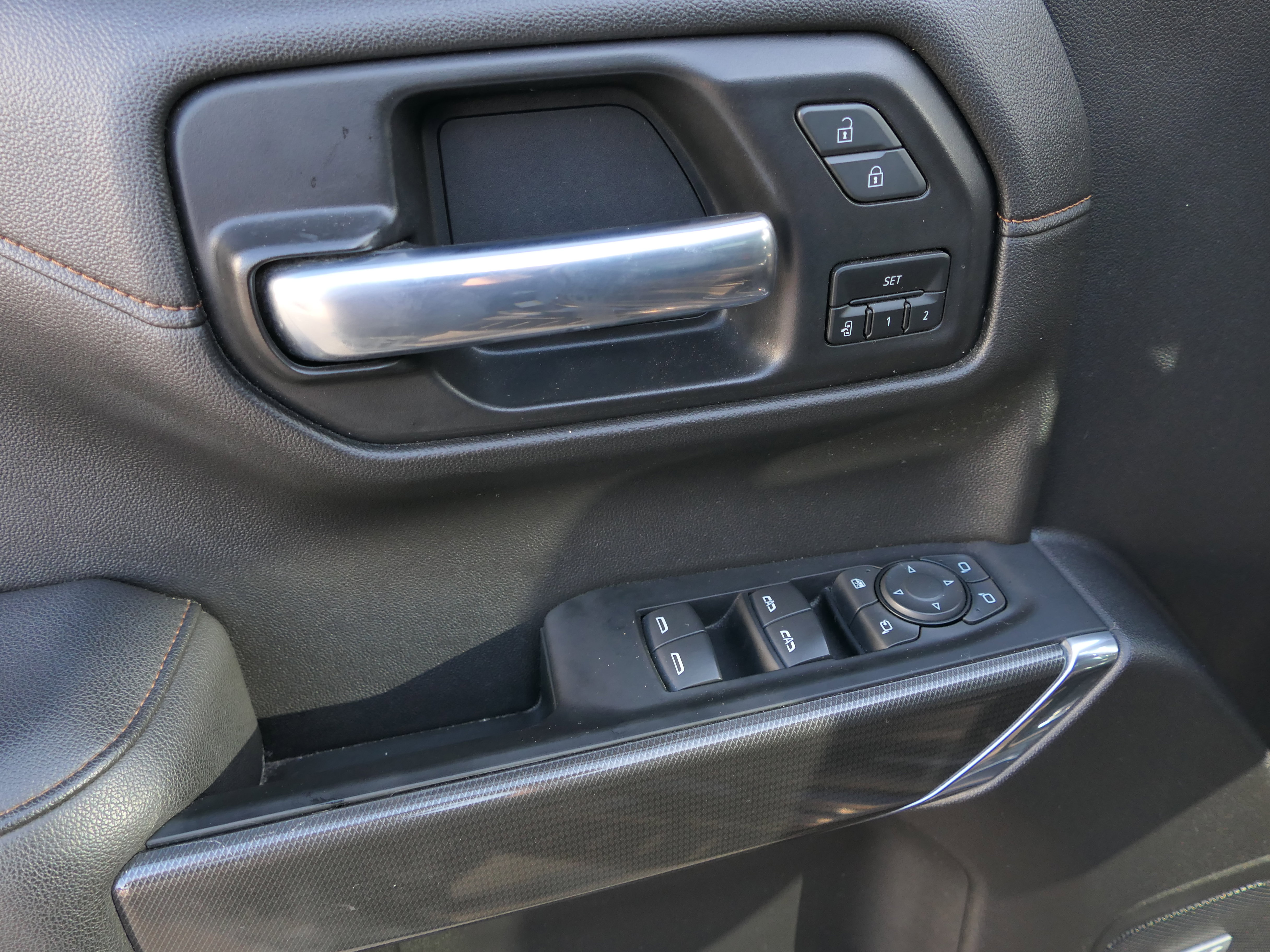 Used 2022 GMC Sierra 1500 AT4 w/ AT4 Premium Package image 15