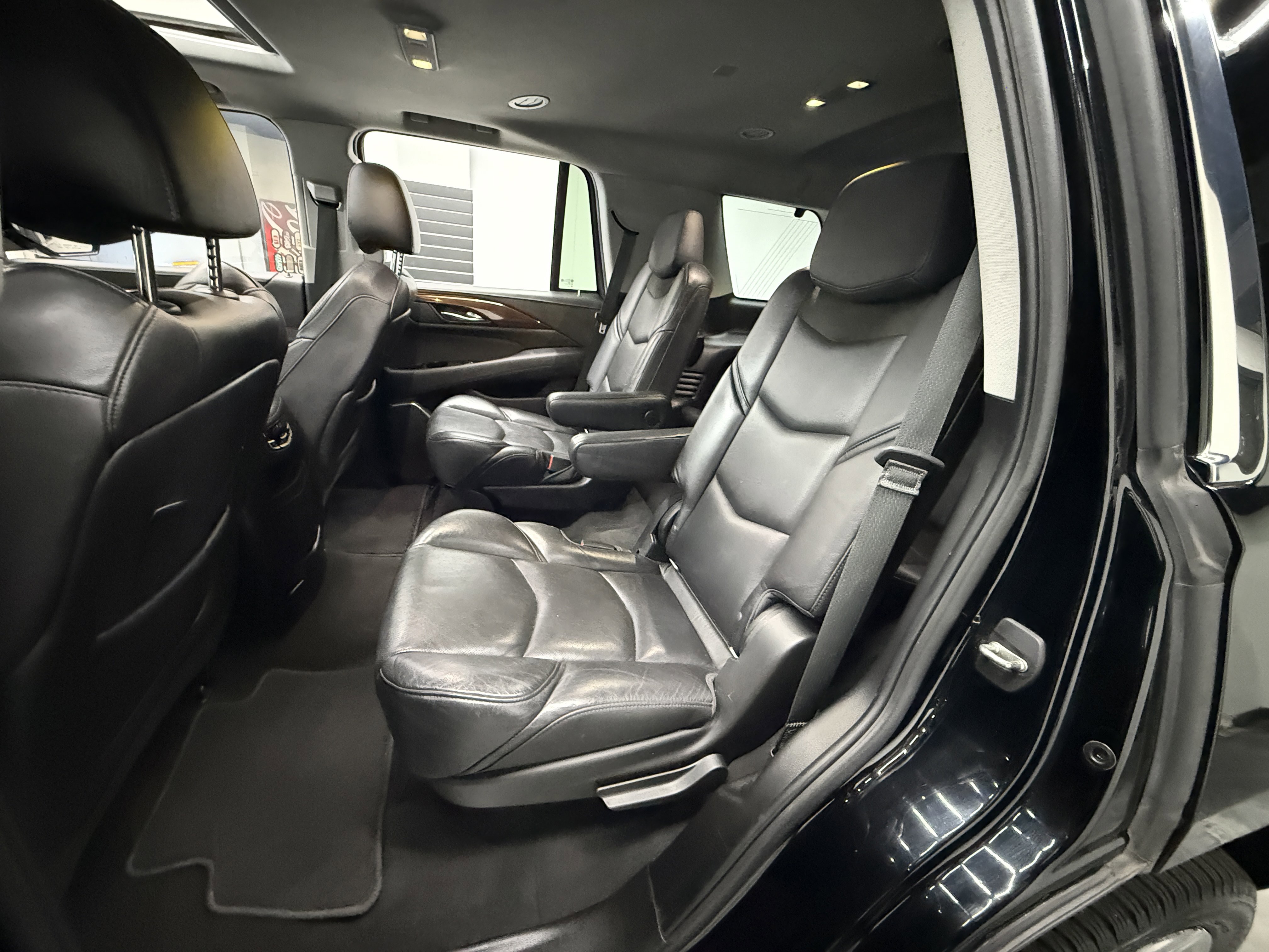 Used 2019 Cadillac Escalade Luxury image 23