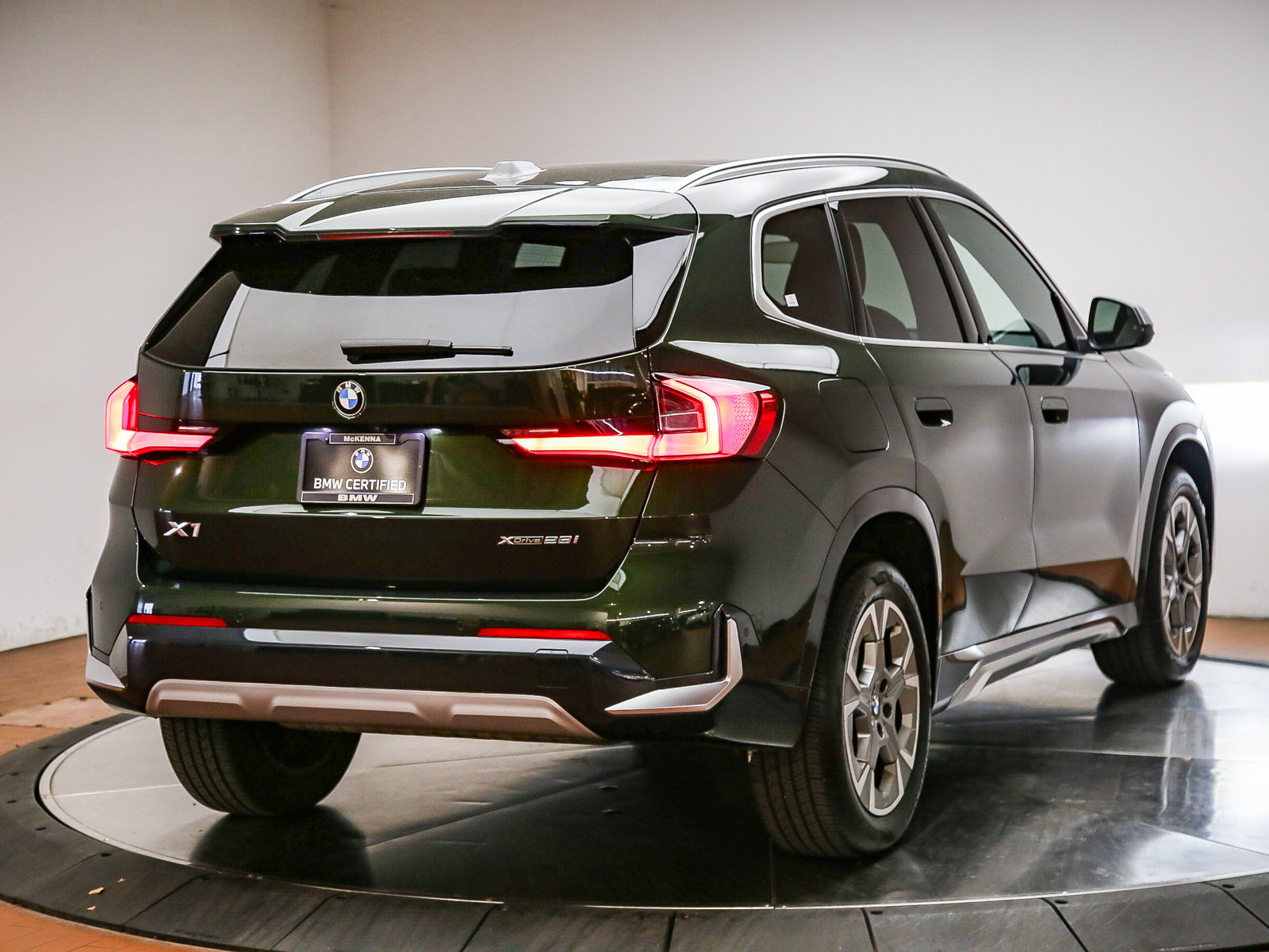 Used 2023 BMW X1 xDrive28i w/ Convenience Package AWD/4WD image 7