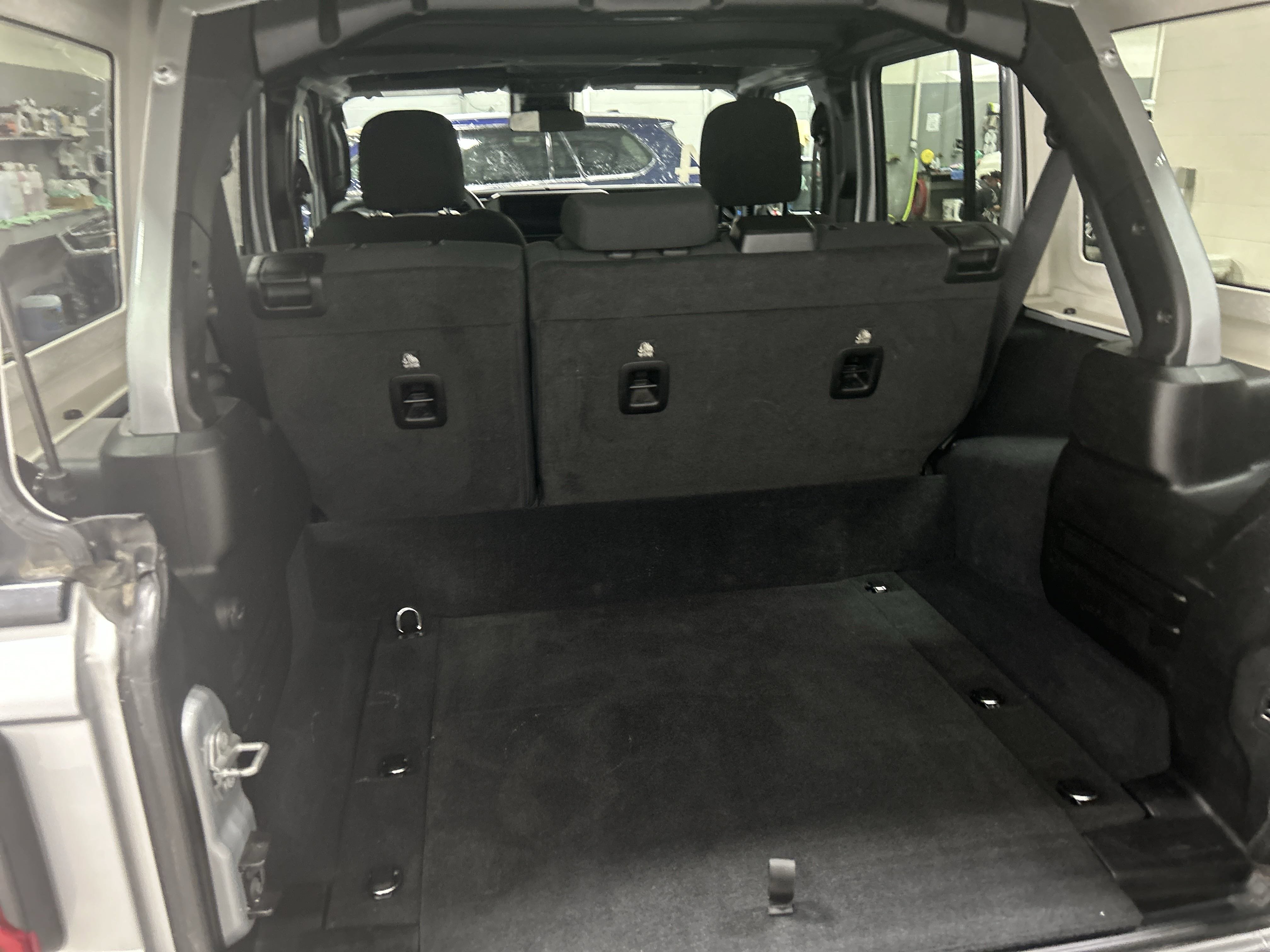 Used 2024 Jeep Wrangler Unlimited Rubicon 4xe AWD/4WD image 26