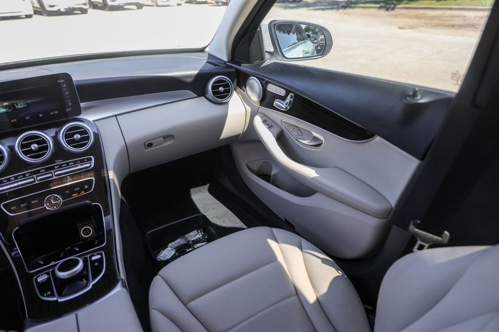 Used 2021 Mercedes-Benz C 300 Sedan image 27