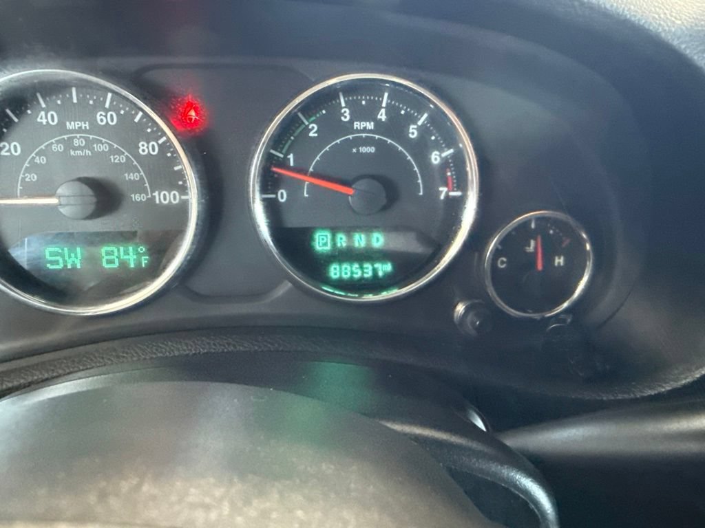 Used 2016 Jeep Wrangler Unlimited Rubicon w/ Connectivity Group AWD/4WD image 18
