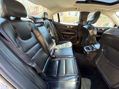 Used 2021 Volvo S60 T6 Momentum w/ Protection Package Premier AWD/4WD image 28