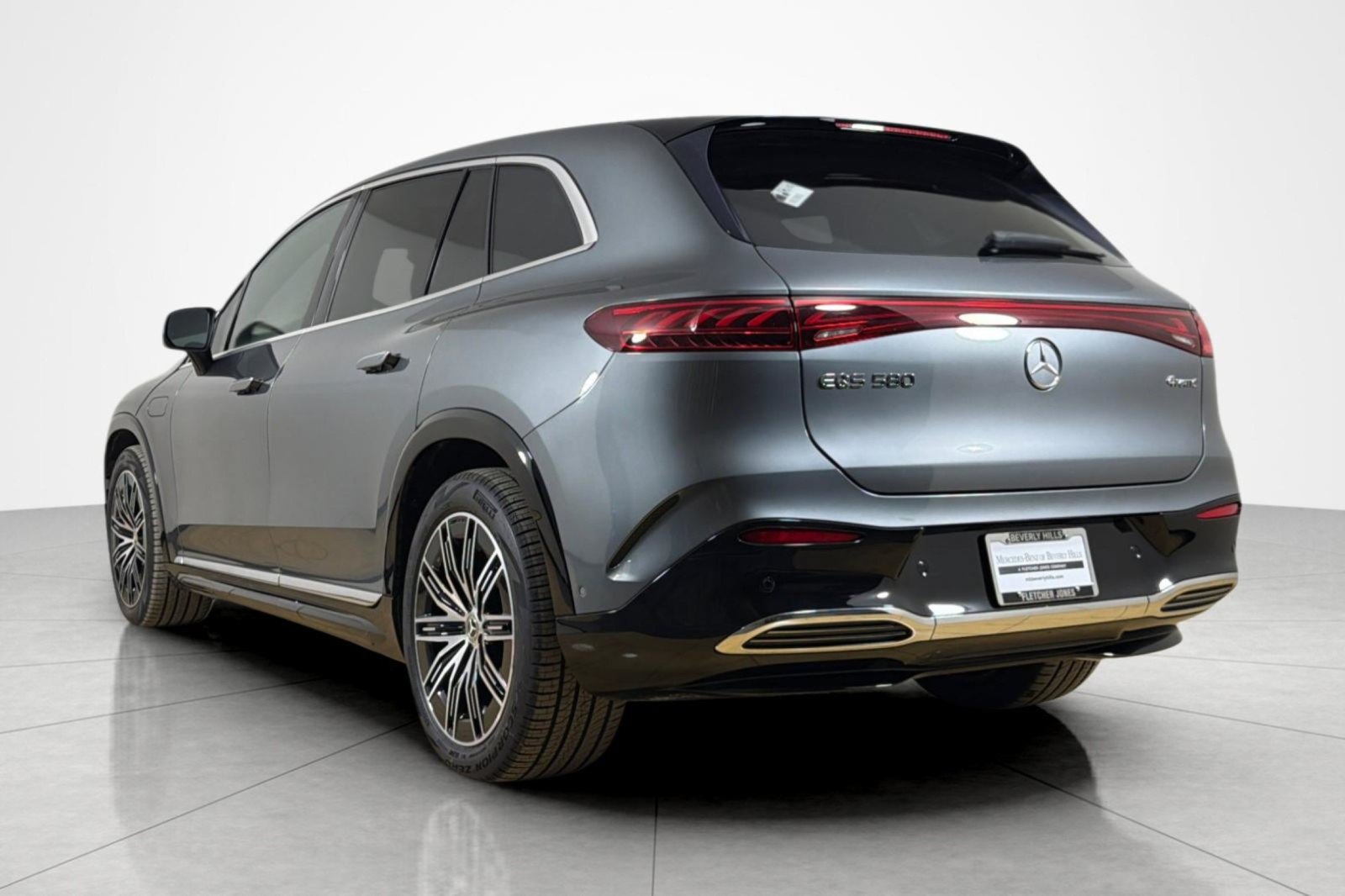 Used 2023 Mercedes-Benz EQS 580 4MATIC SUV image 3