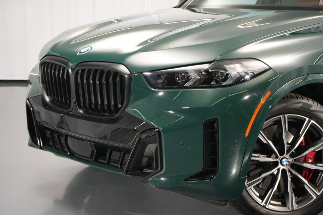 Used 2026 BMW X5 xDrive50e w/ M Sport Package AWD/4WD image 3