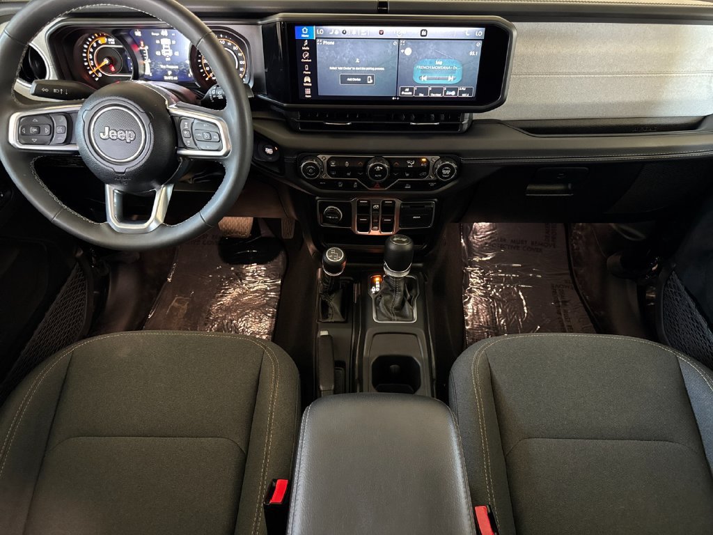 Used 2025 Jeep Wrangler Unlimited Sahara AWD/4WD image 12