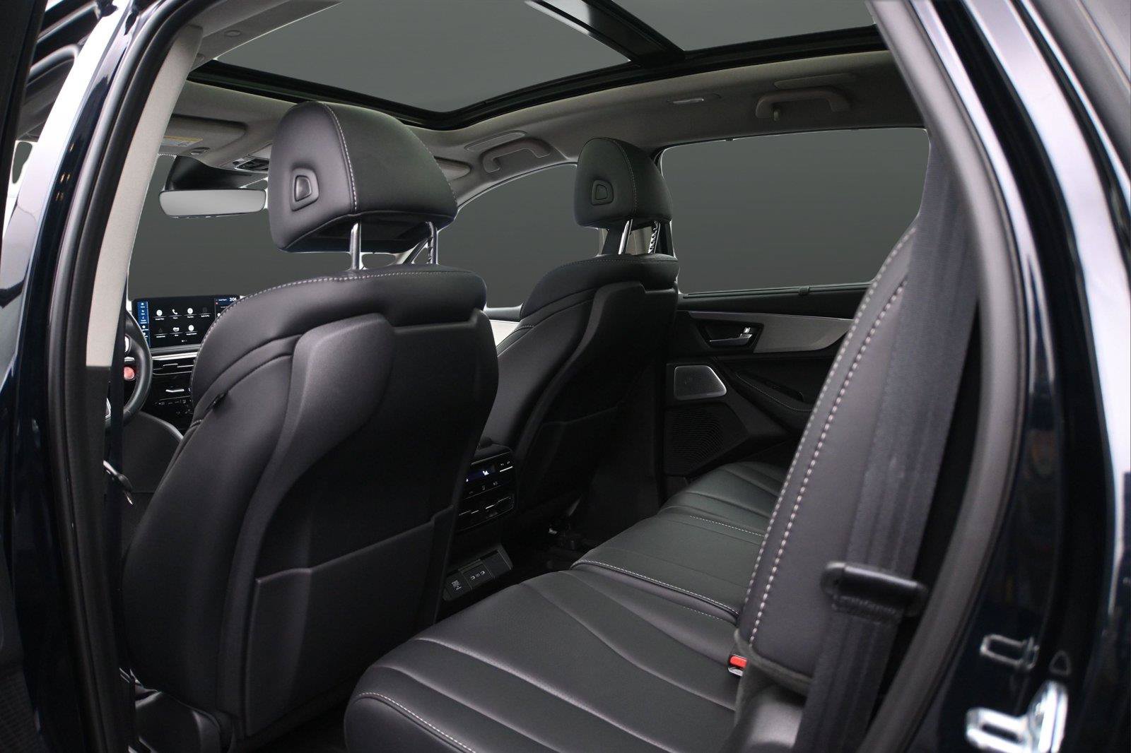 Certified 2025 Acura MDX w/ Technology Package AWD/4WD image 9
