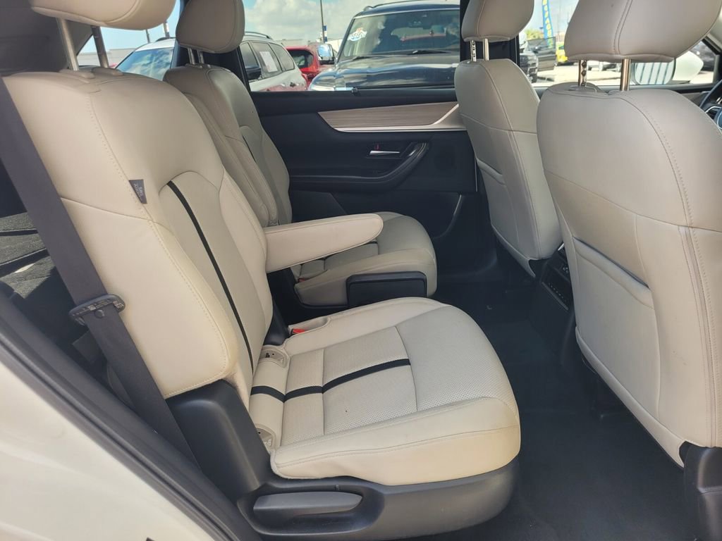 Certified 2024 MAZDA CX-90 Plug-In Hybrid w/ Preferred AWD/4WD image 16