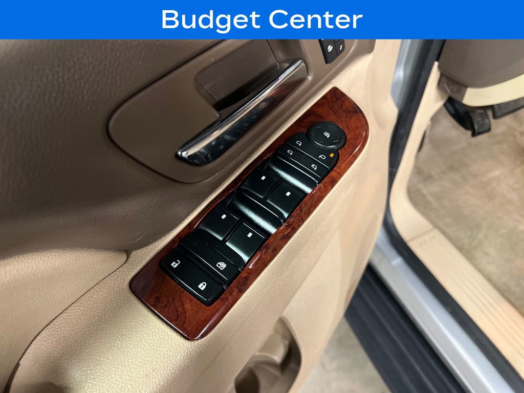 Used 2013 Chevrolet Tahoe LT w/ Luxury Package AWD/4WD image 16