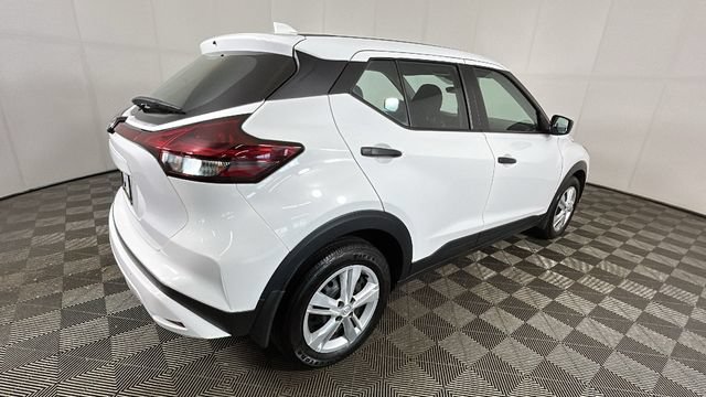 Used 2024 Nissan Kicks S FWD image 3