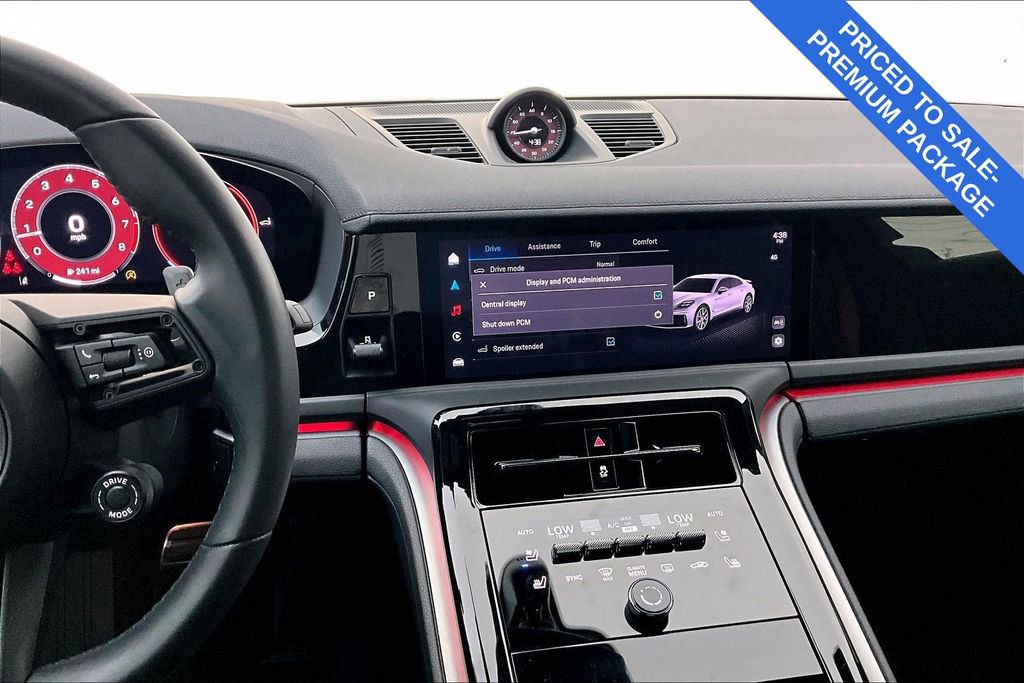 Used 2025 Porsche Panamera 4 w/ Premium Package image 8