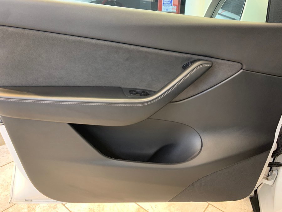Used 2021 Tesla Model Y Long Range image 14