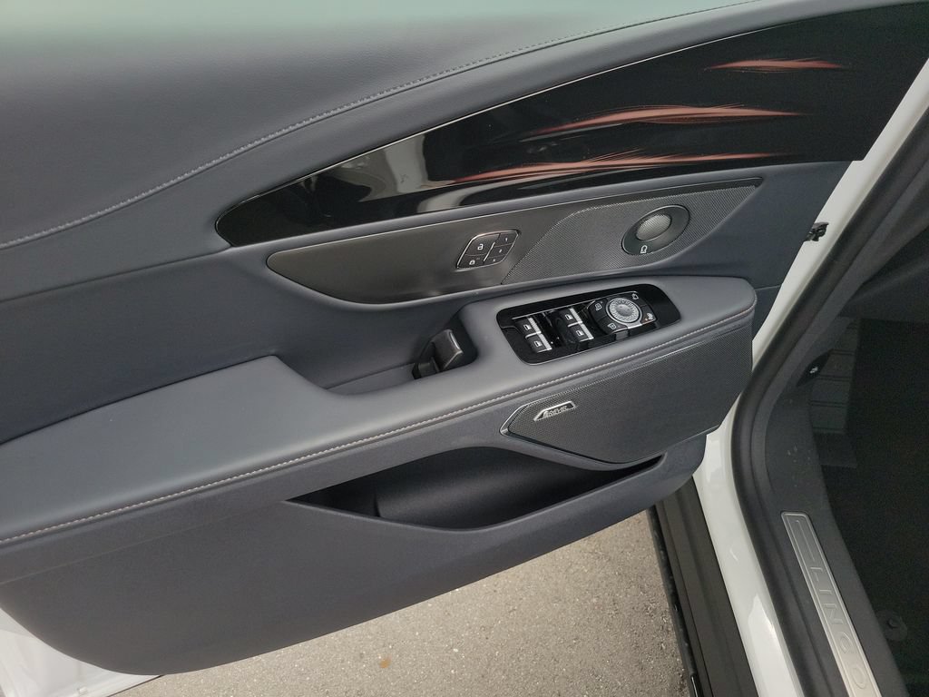 New 2026 Lincoln Nautilus Reserve w/ Jet Appearance Package AWD/4WD image 22
