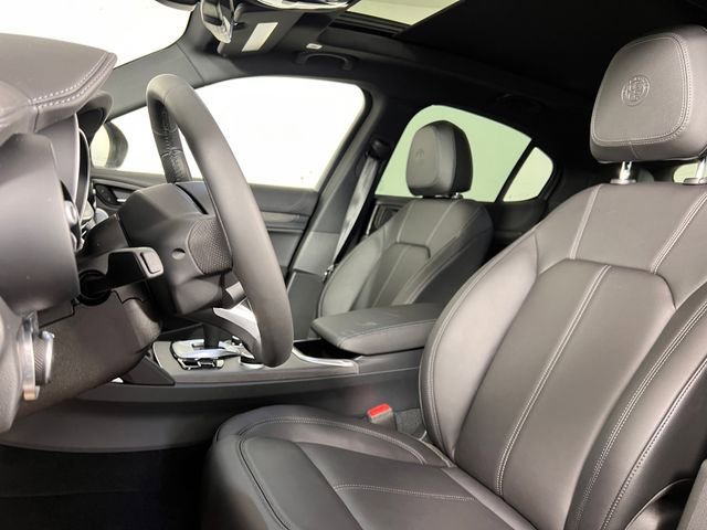 Used 2023 Alfa Romeo Stelvio Ti AWD/4WD image 6