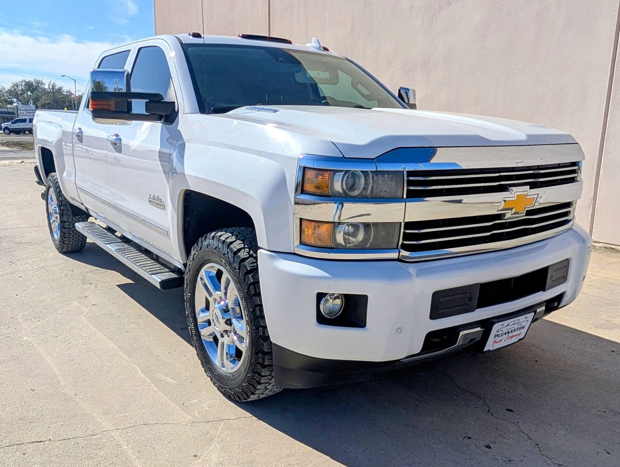 Used 2016 Chevrolet Silverado 2500 High Country w/ Duramax Plus Package image 3