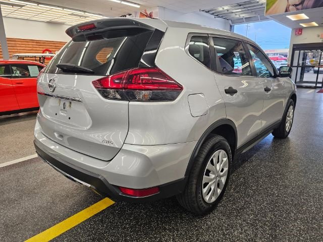Used 2020 Nissan Rogue S image 4
