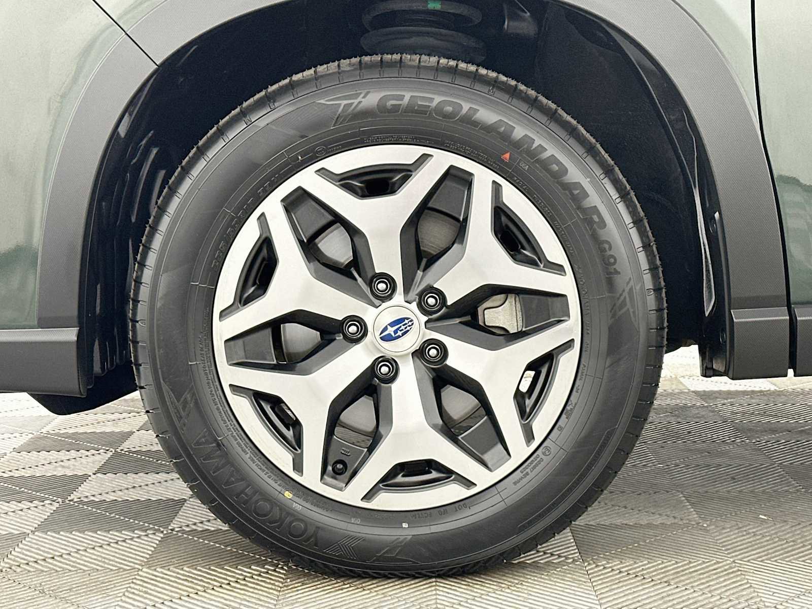 Certified 2024 Subaru Forester Premium AWD/4WD image 29