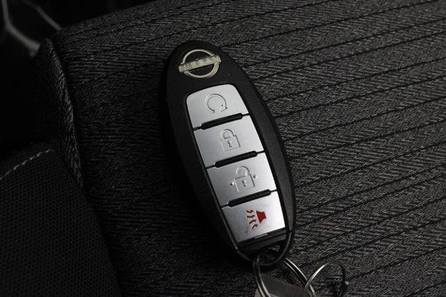 Certified 2022 Nissan Rogue SV FWD image 30