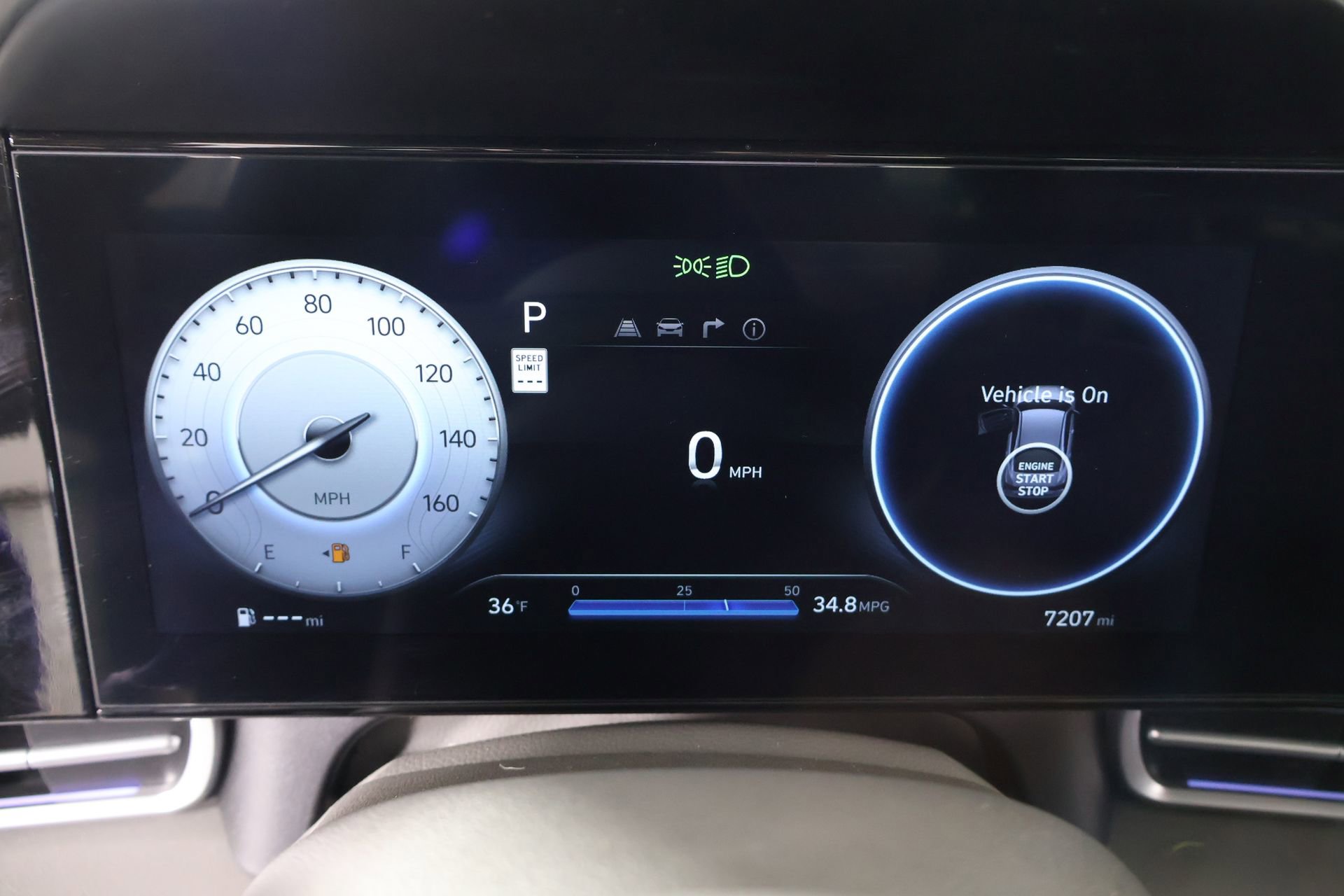 Certified 2025 Hyundai Elantra SEL image 4