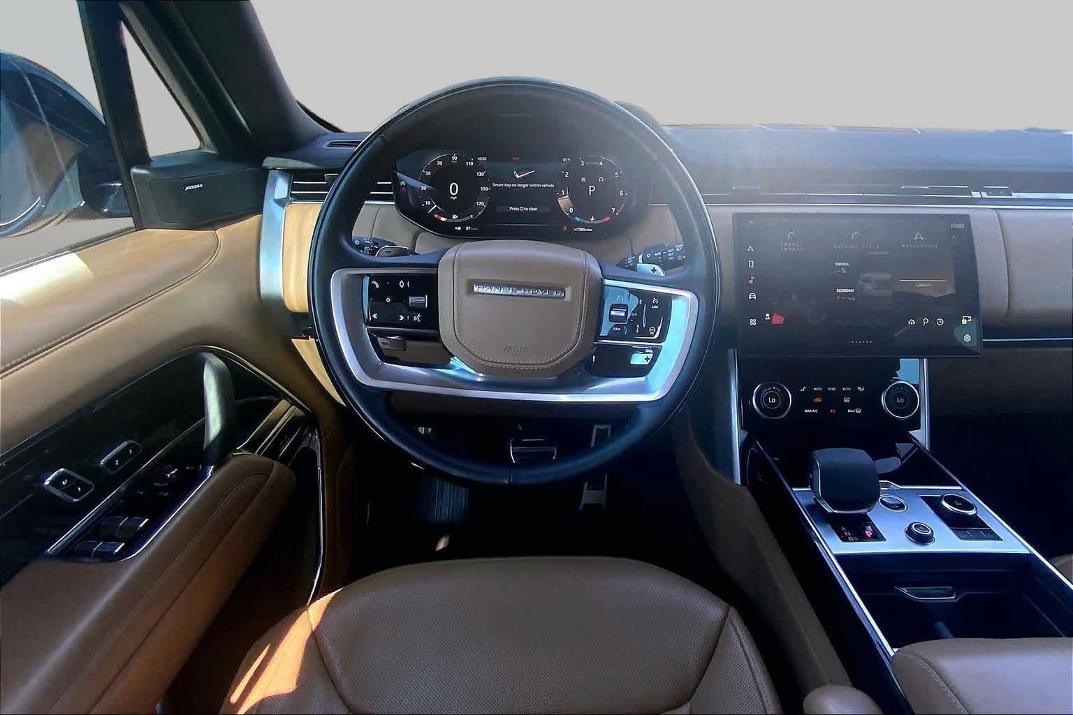 Used 2023 Land Rover Range Rover Long Wheelbase SE AWD/4WD image 6