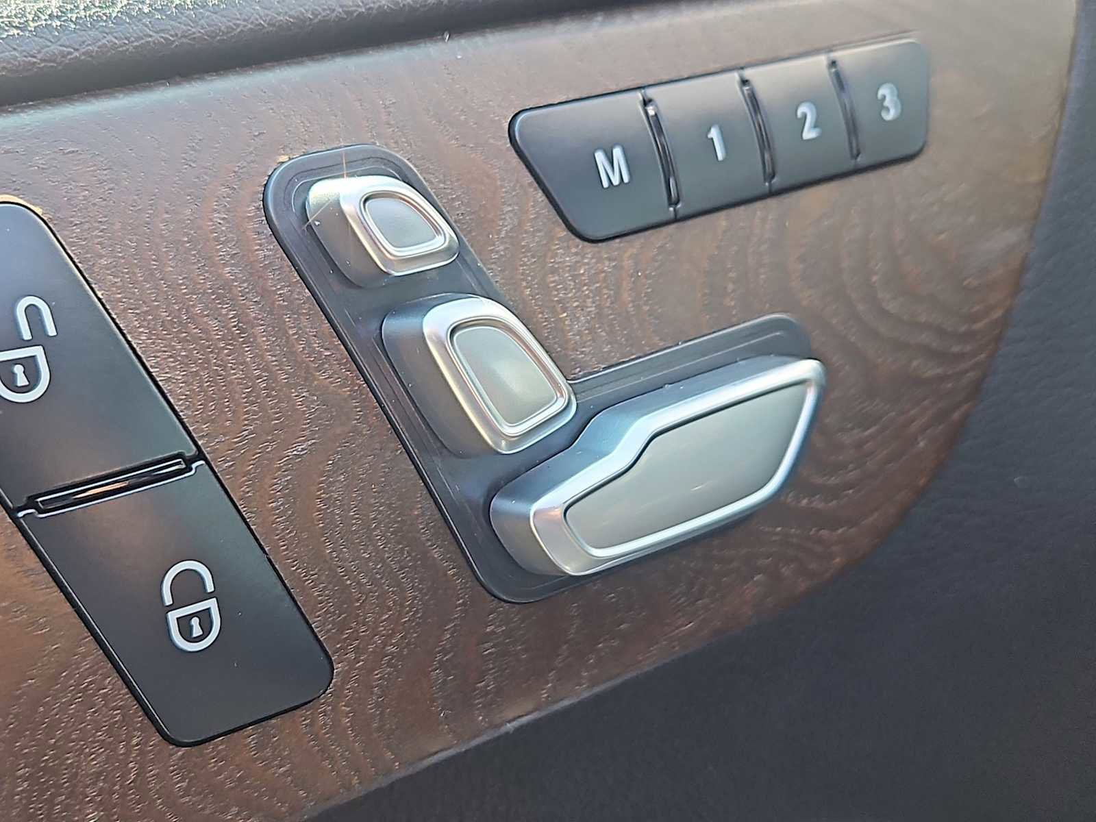 Used 2017 Mercedes-Benz GLS 450 4MATIC image 25