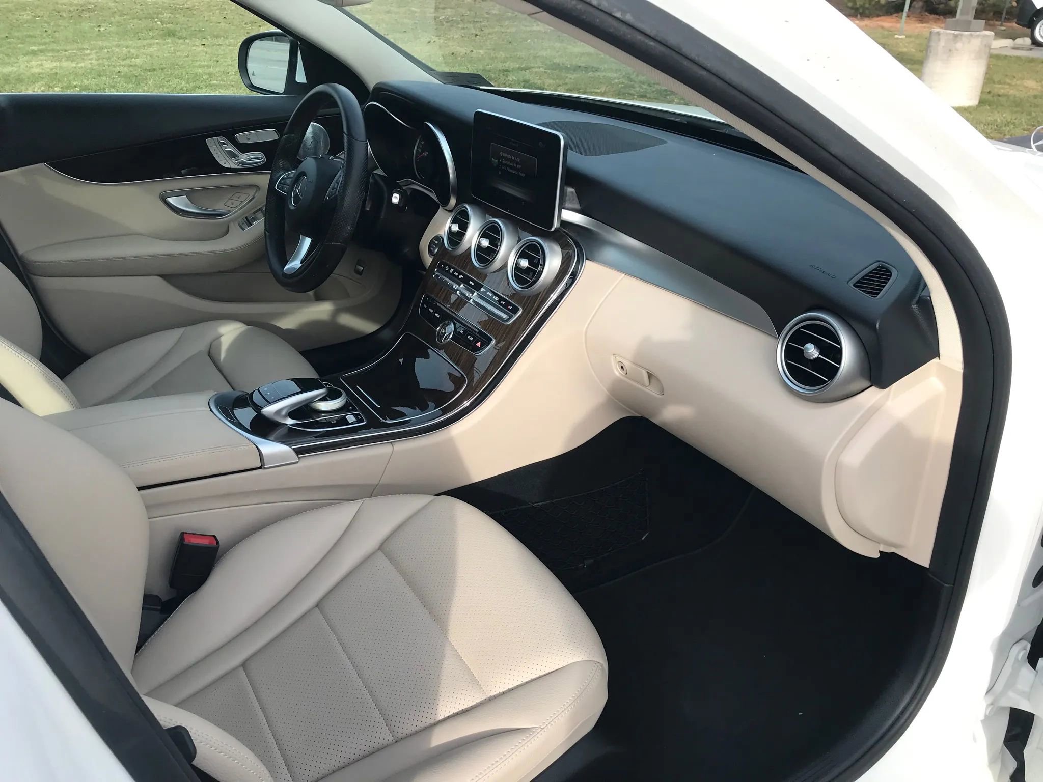 Used 2017 Mercedes-Benz C 300 4MATIC Sedan image 42