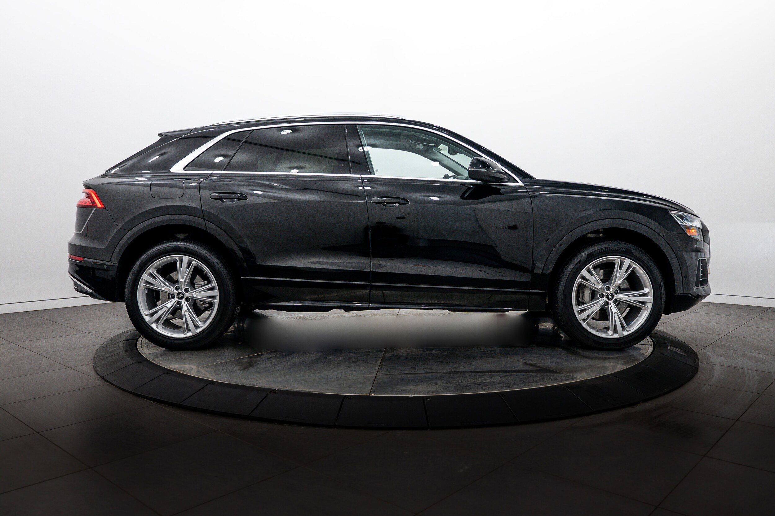 Certified 2023 Audi Q8 Premium w/ Convenience Package AWD/4WD image 3