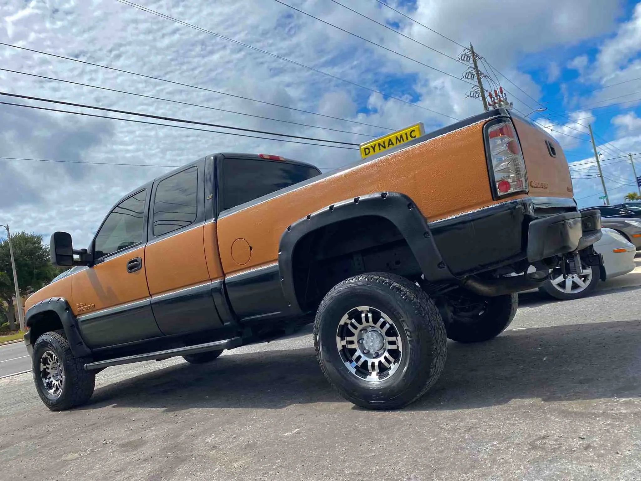 Used 2001 Chevrolet Silverado 2500 LT w/ Snow Plow Prep Pkg image 3