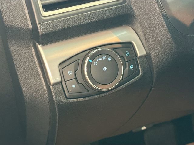 Used 2016 Ford Explorer XLT w/ Equipment Group 202A image 8