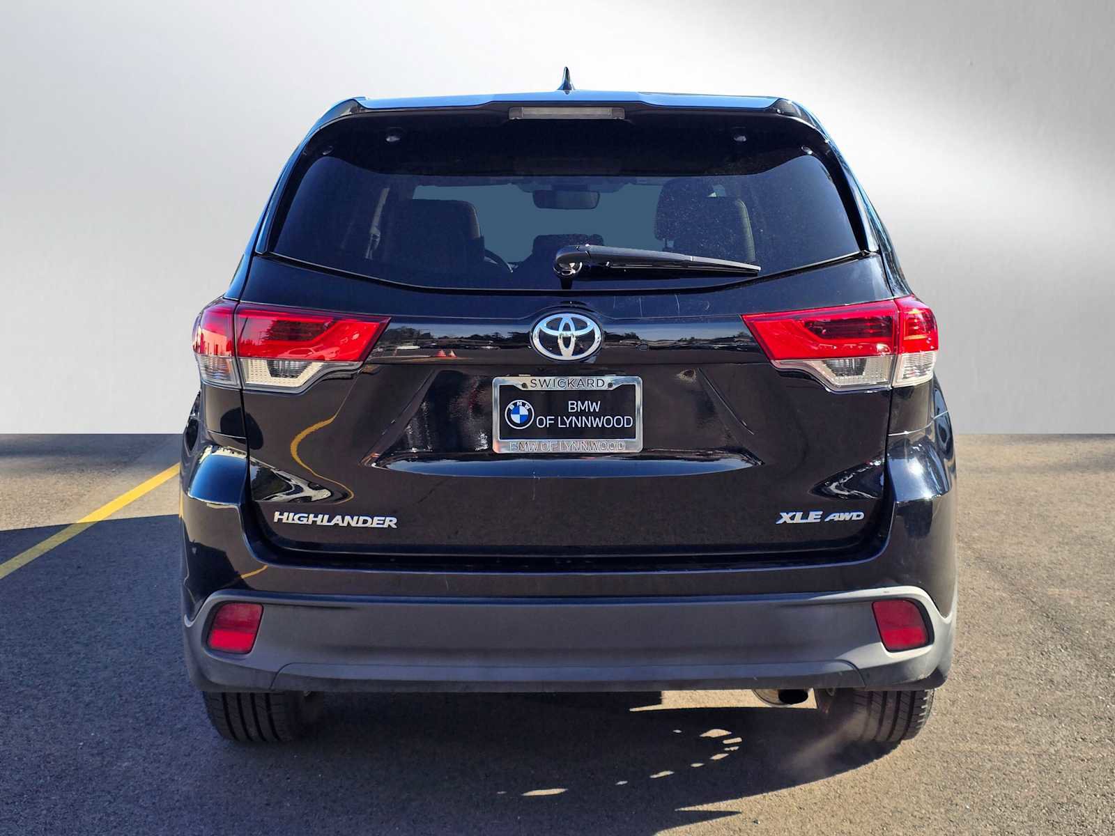 Used 2017 Toyota Highlander XLE image 4