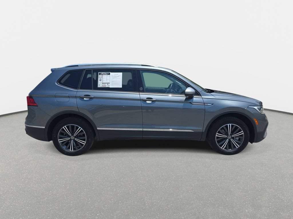 Certified 2024 Volkswagen Tiguan Wolfsburg Edition w/ Panoramic Sunroof Package FWD image 4