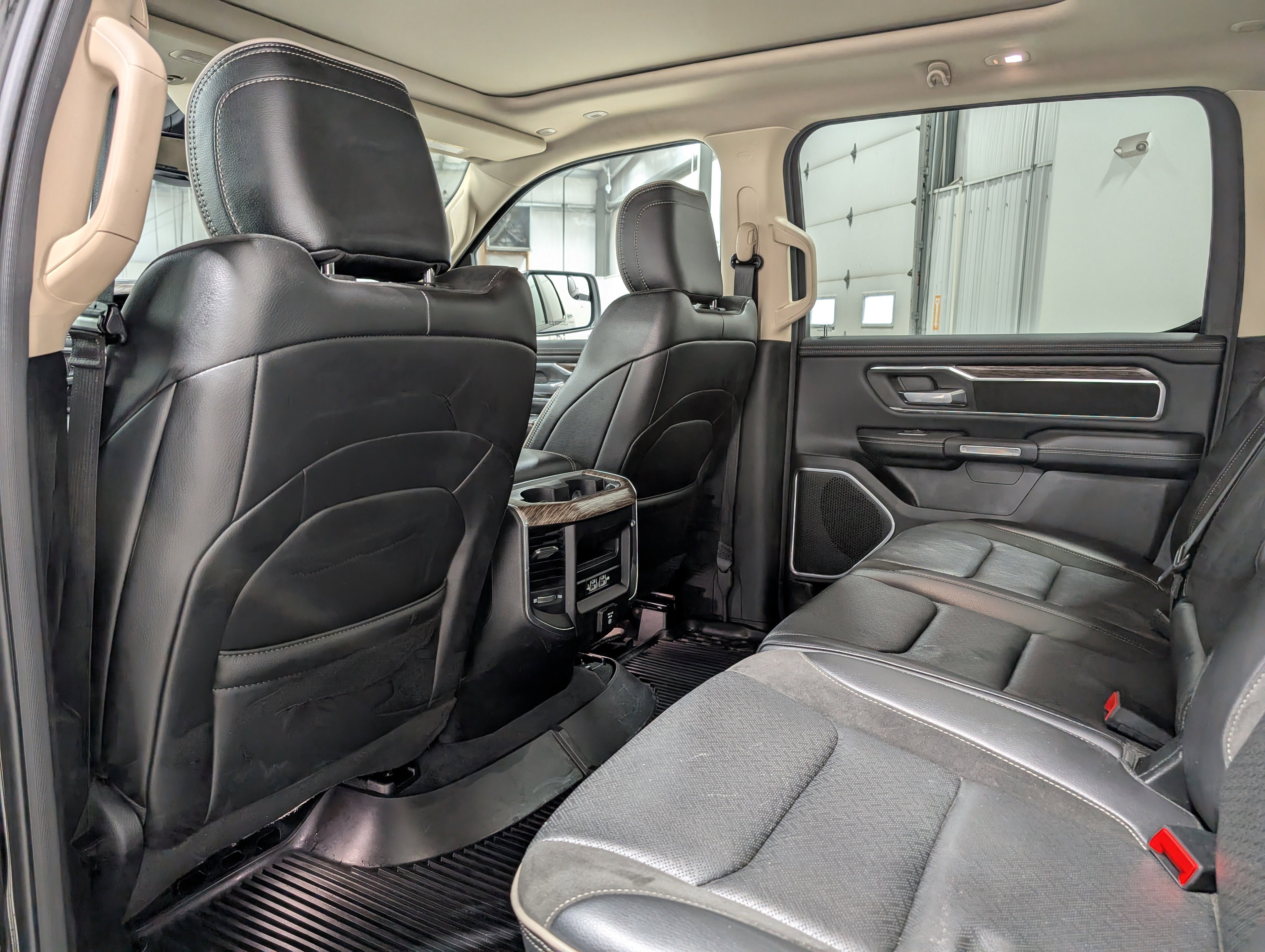 Used 2019 RAM 1500 Laramie image 19