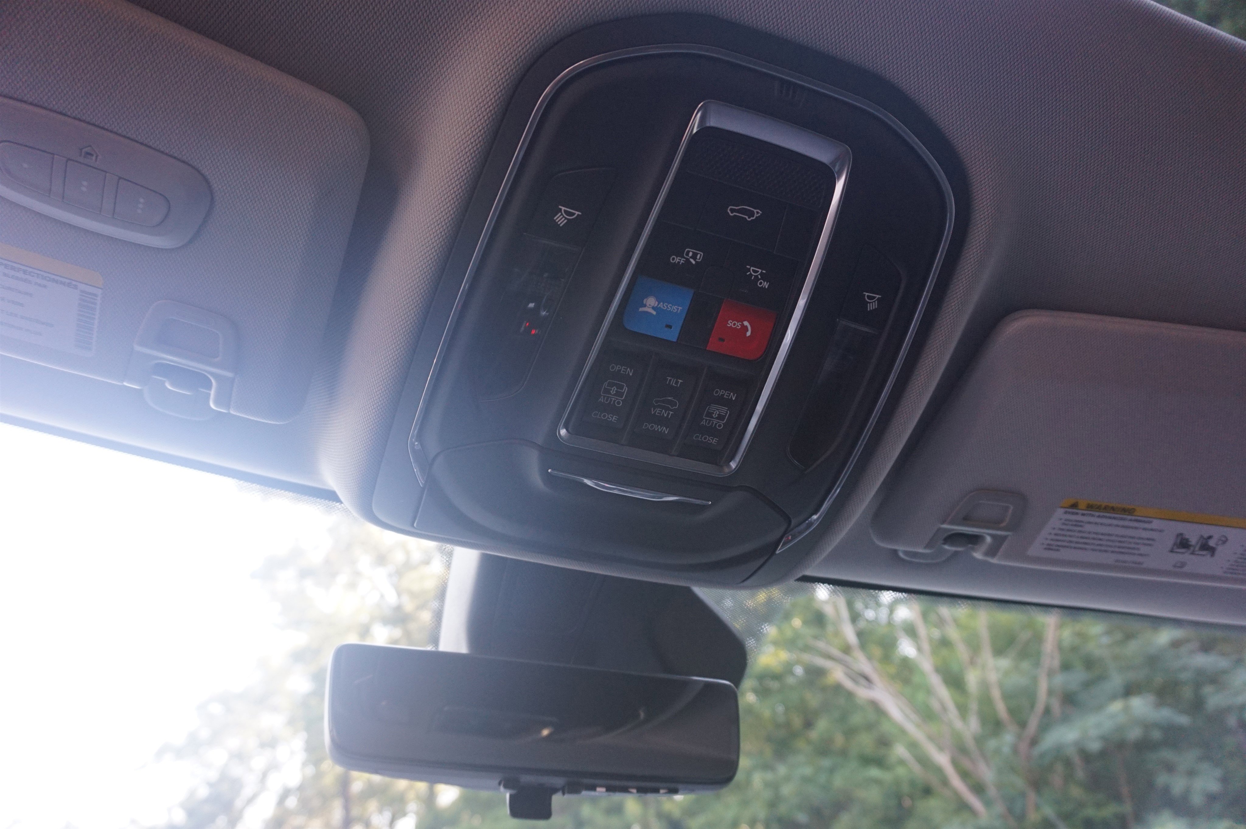 Used 2023 Jeep Grand Cherokee 4WD 4xe w/ Luxury Tech Group II image 34