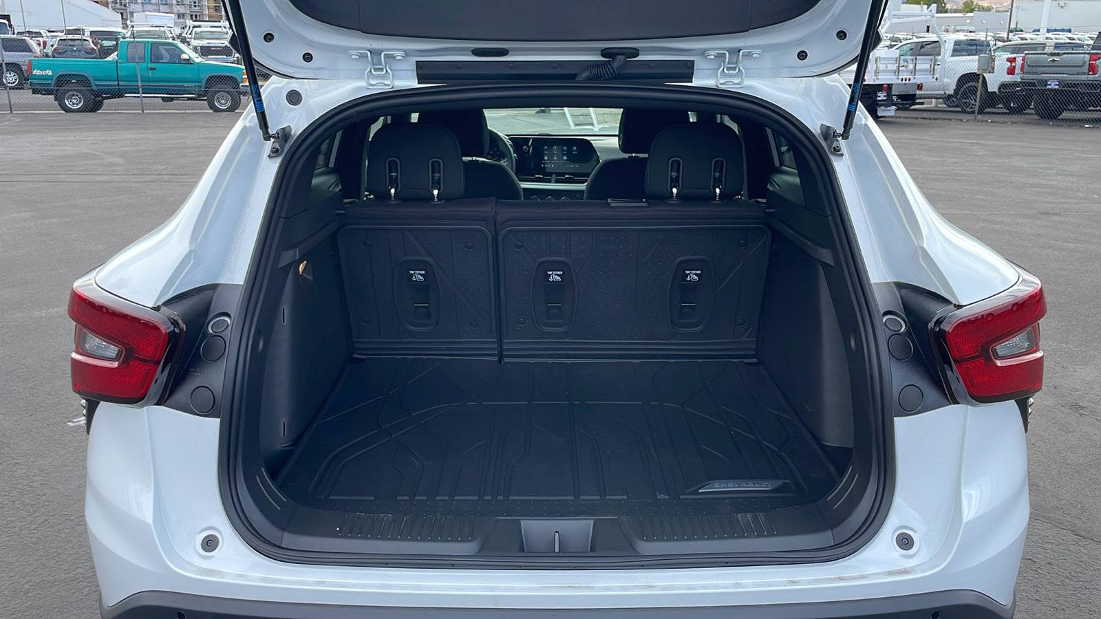 New 2026 Chevrolet Trax RS w/ Sunroof Package FWD image 7