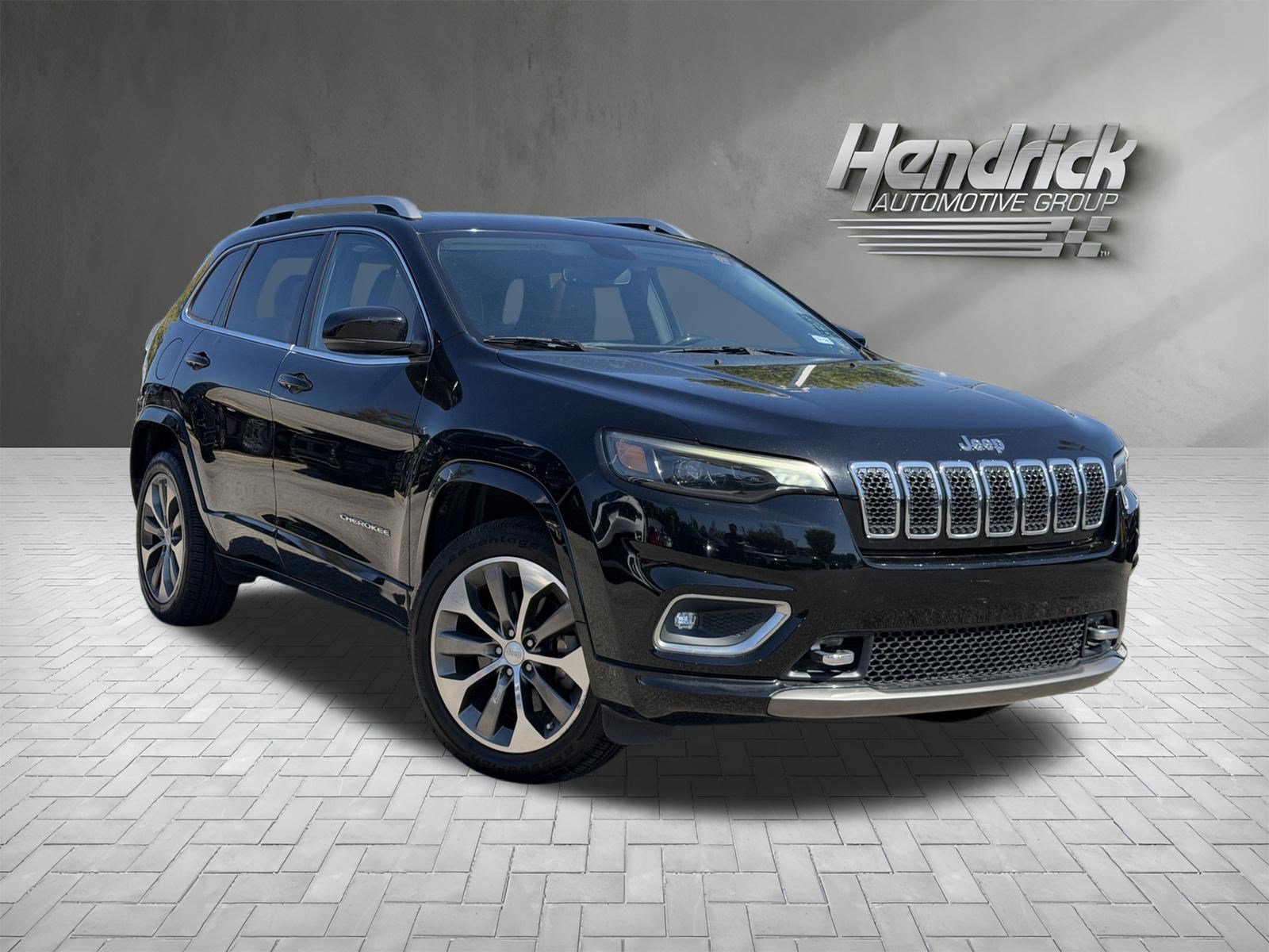 Used 2019 Jeep Cherokee Overland AWD/4WD image 2