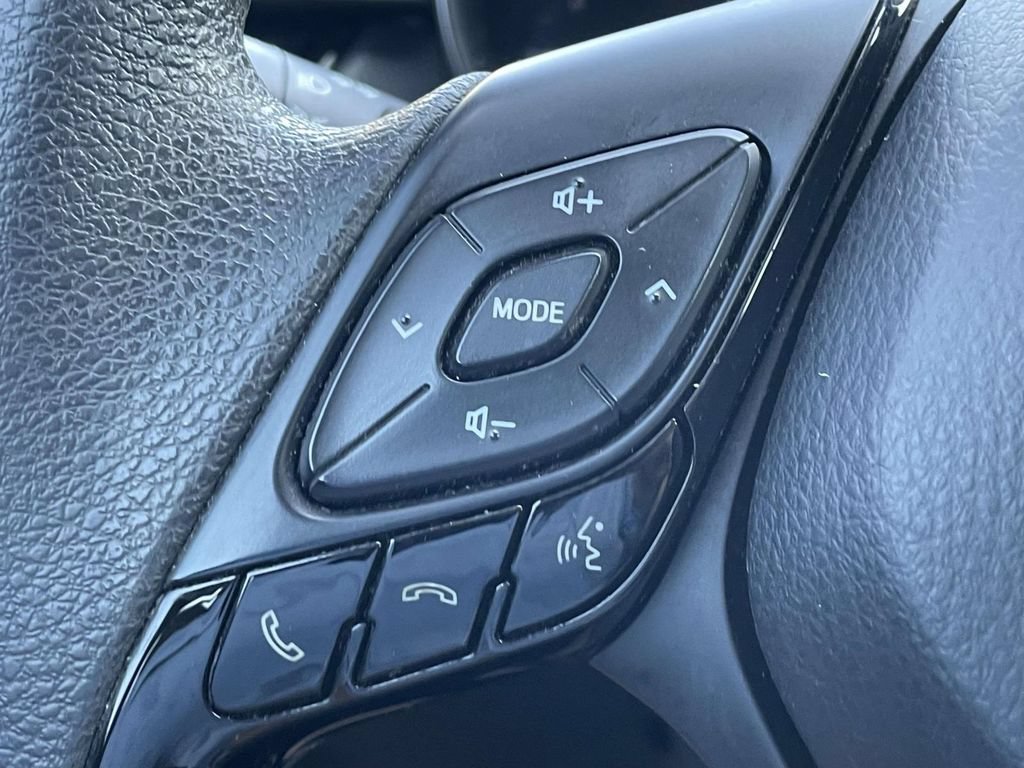Used 2021 Toyota C-HR LE FWD image 28