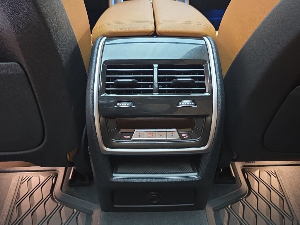 Used 2022 BMW X5 xDrive45e image 16