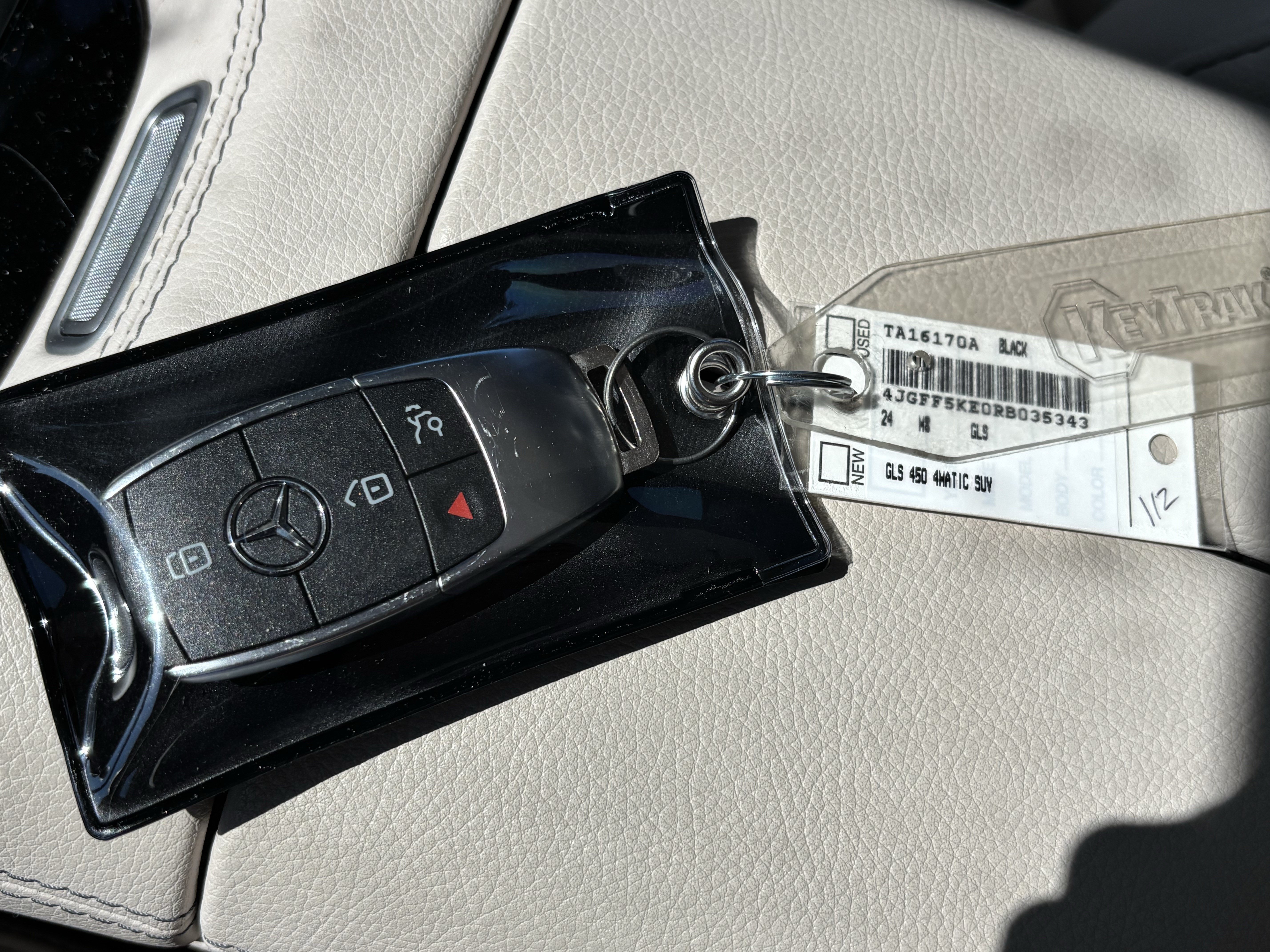 Used 2024 Mercedes-Benz GLS 450 4MATIC image 38