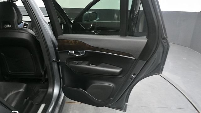 Used 2018 Volvo XC90 T5 Momentum w/ Convenience Package AWD/4WD image 16
