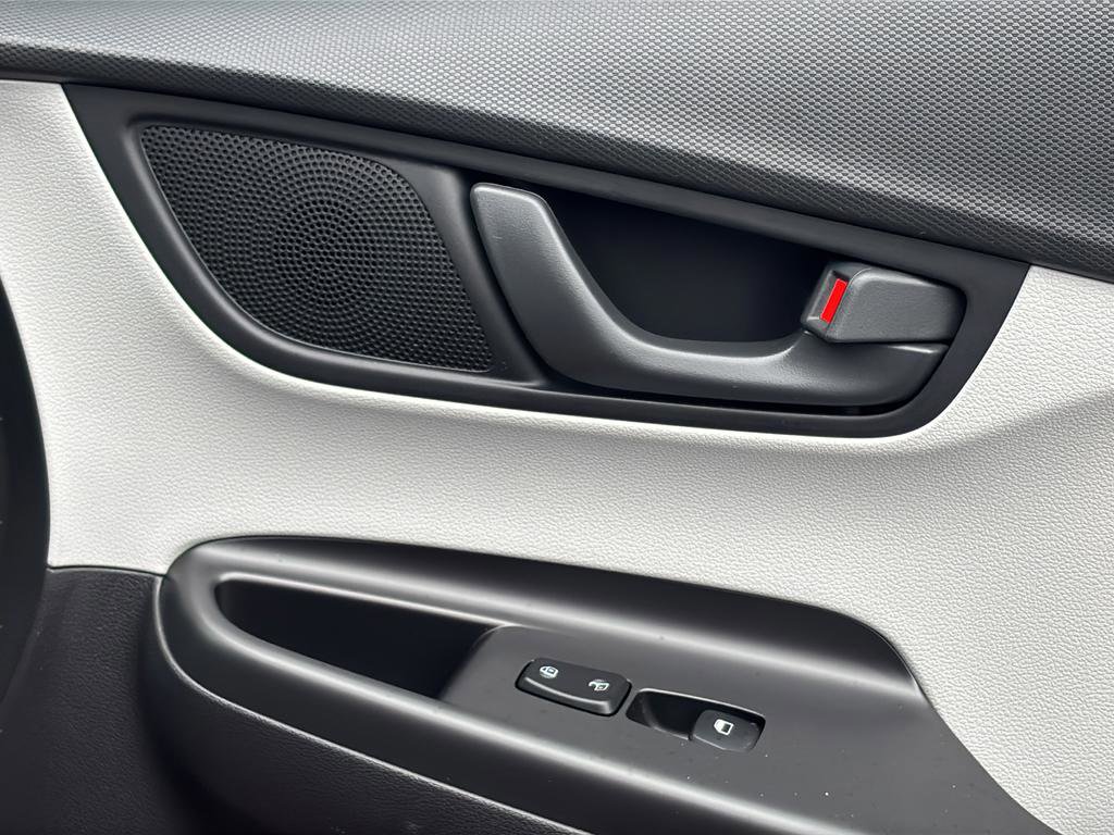 Certified 2023 Hyundai Kona SE FWD image 38